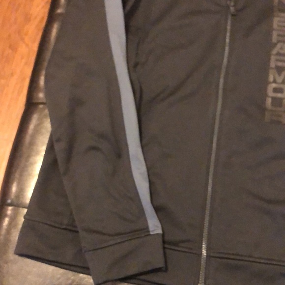 Under Armour,L, long sleeve jogging jacket, black/gray. - Picture 4 of 8